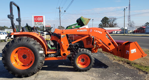 Kubota L4701 Tractor